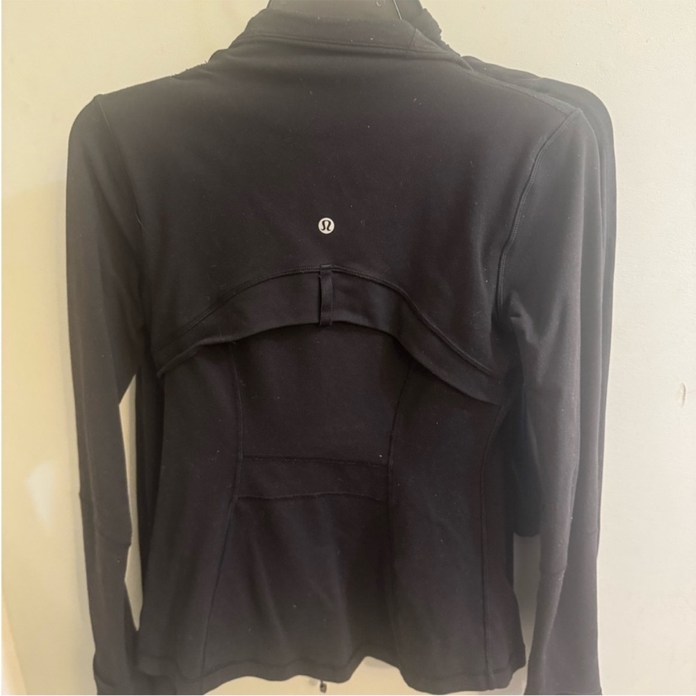 Nice Define Lululemon Jacket  size 6 great condition